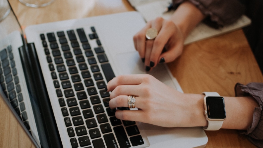 christin-hume-hBuwVLcYTnA-unsplash